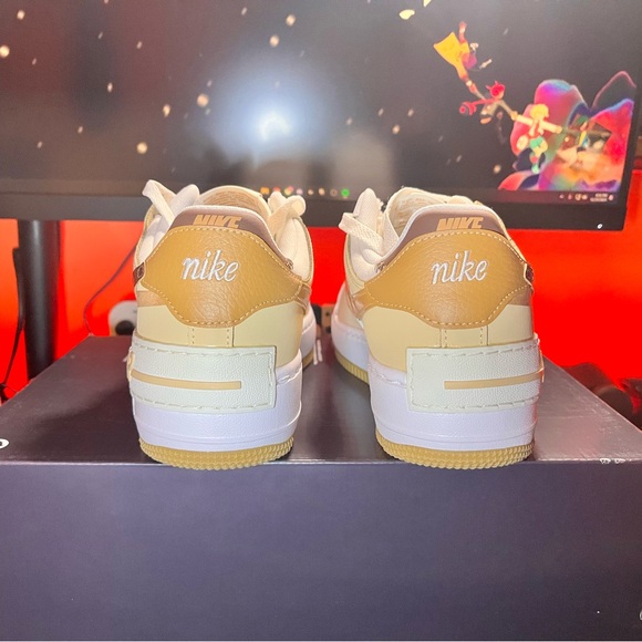 WMNS Air Force 1 'Sail Flex Sesame' - Womens size 8.5 - Picture 4 of 5